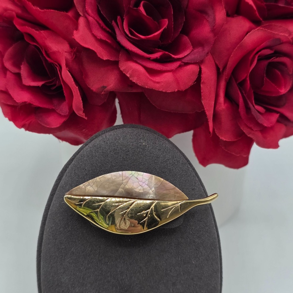 Liz‎ Claiborne Gold Leaf Brooch Mother of Pearl Inlay Vintage Jewelry Pin Unique